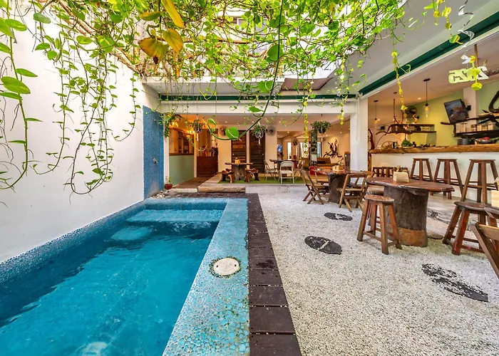 Hotel The Village Boutique 3*