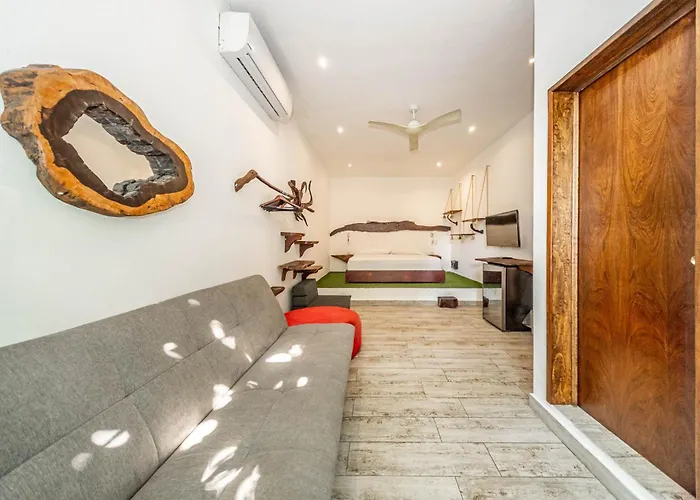 The Village Boutique 3*